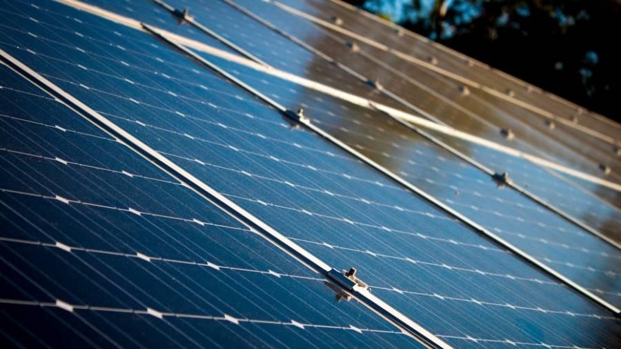 ENERGIA SOLAR GERA ECONOMIA PARA PEQUENOS NEGÓCIOS